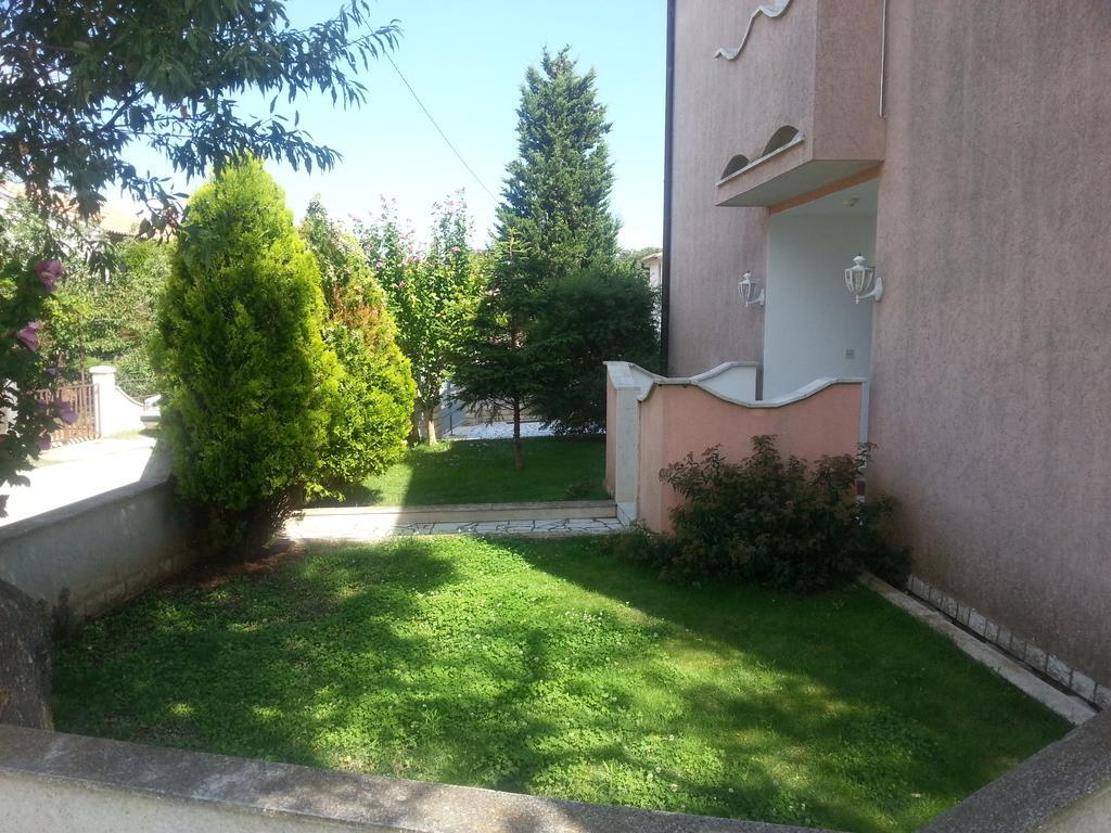 Apartments Maikidan Pomer Exterior photo